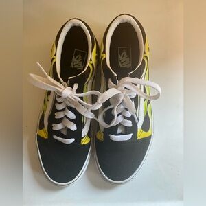 NWOT VANS Black & Yellow Classic Off the Wall Sneakers sz US Jr 4